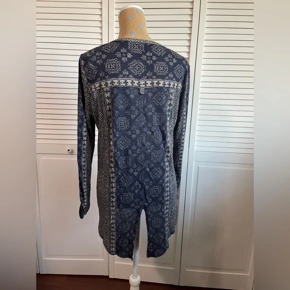 Ladies, lucky brand long sleeve top - Picture 3 of 5